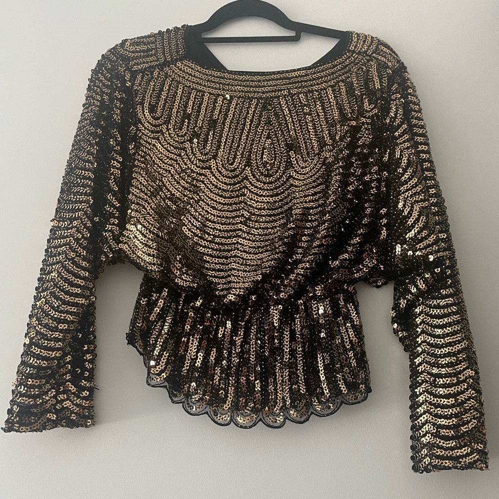 Vici ESTRELLA SEQUIN PEPLUM TOP - BLACK GOLD